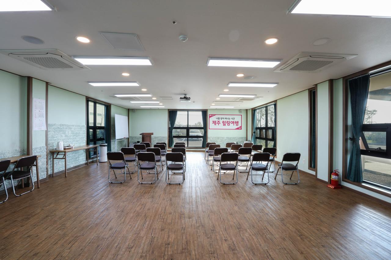 卡萨代维瓦尔第酒店 西归浦市 外观 照片