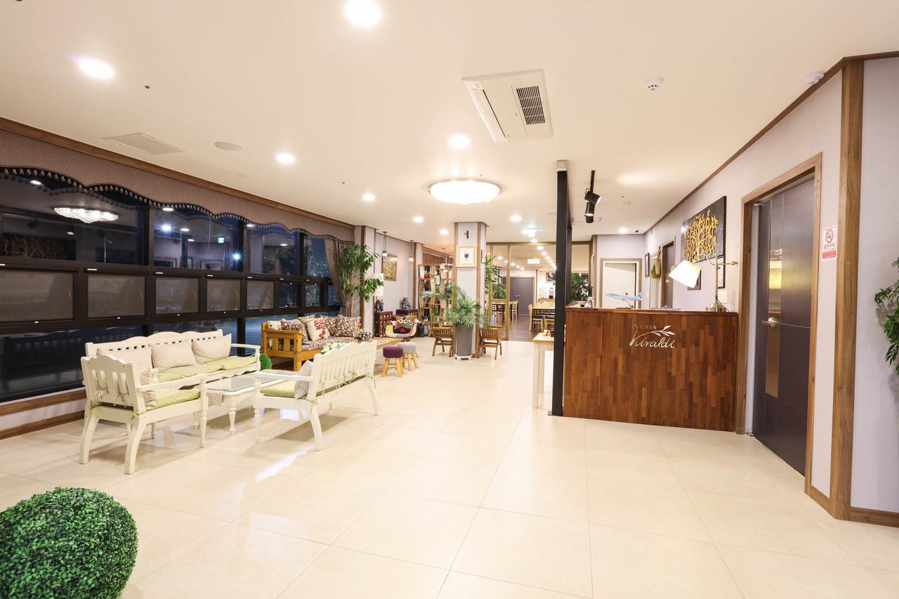 卡萨代维瓦尔第酒店 西归浦市 外观 照片